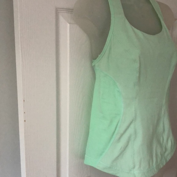 Lululemon Raceback Mint Green Build in Bra Tank - Picture 2 of 12